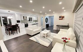 3-Bedroom Modern Luxury Apartment In The Heart Of City