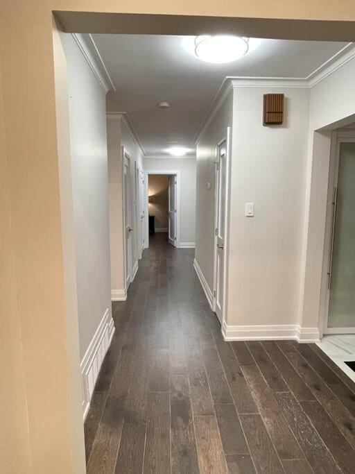 3-Bedroom Modern Luxury Apartment In The Heart Of City Toronto Exterior photo